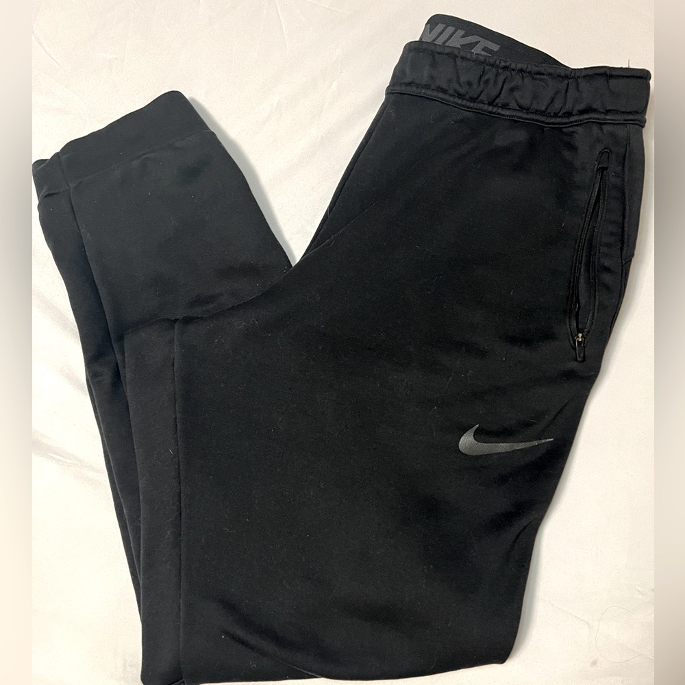 Nike black men’s extra-large dri-fit joggers